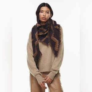 Aritzia Wilfred Diamond Mosaic Triangle Scarf